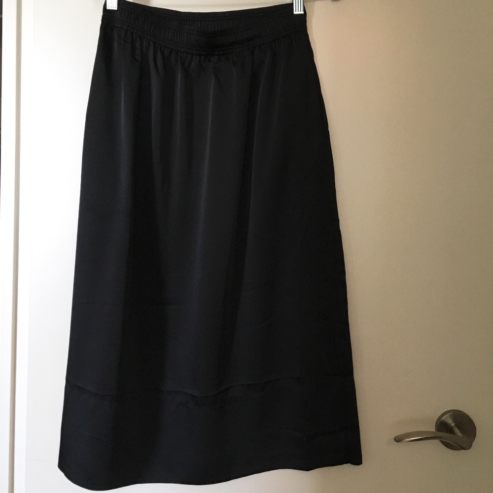 🎁2/$14! NWOT H&M Black Long Skirt